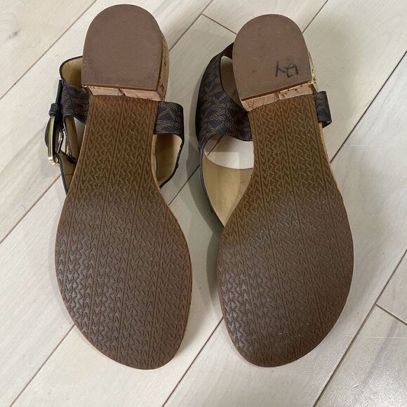 Michael Michael Kors Women's London Logo T-strap Buckle Sandals Brown Size 8.5M - Picture 4 of 6
